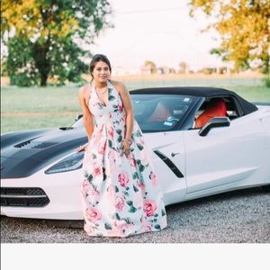 Beautiful floral gown 7/8